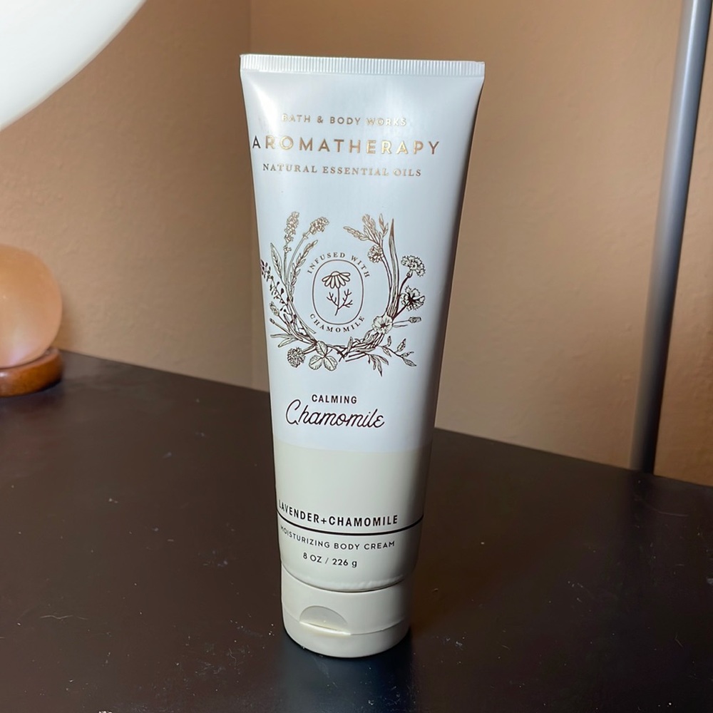 BNWT NWT Bath & Body Works Chamomile Lavender Aromatherapy Body Cream
